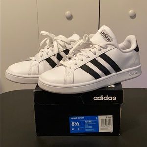 LIKE NEW  Grand Court Adidas Sneakers